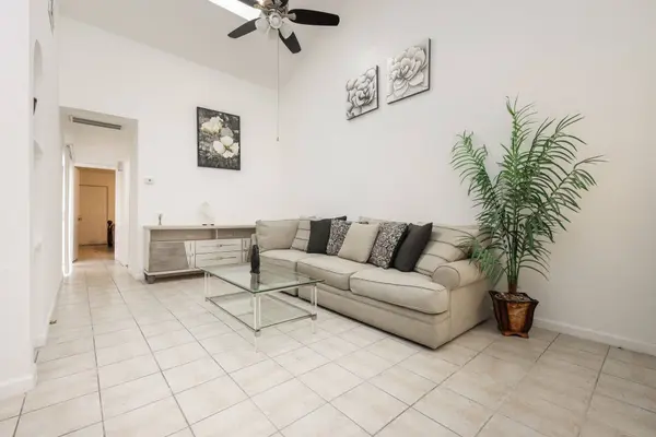 13034 Greenway Chase CT #3034, Houston, TX 77072