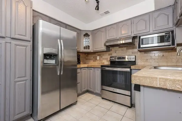 13034 Greenway Chase CT #3034, Houston, TX 77072