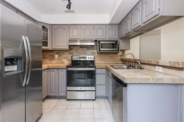13034 Greenway Chase CT #3034, Houston, TX 77072