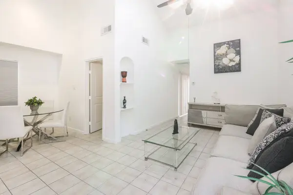 13034 Greenway Chase CT #3034, Houston, TX 77072