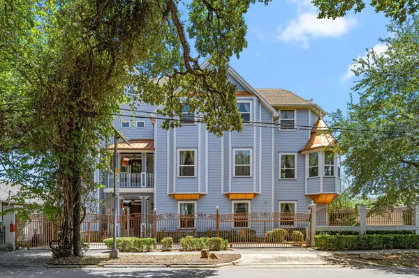 3012 Houston AVE, Houston, TX 77009