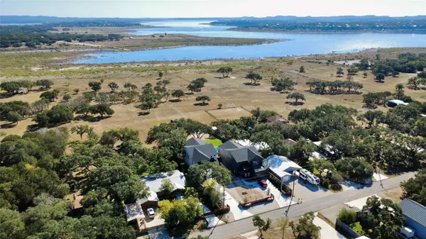 2854-2858 Lakeshore DR, Canyon Lake, TX 78133