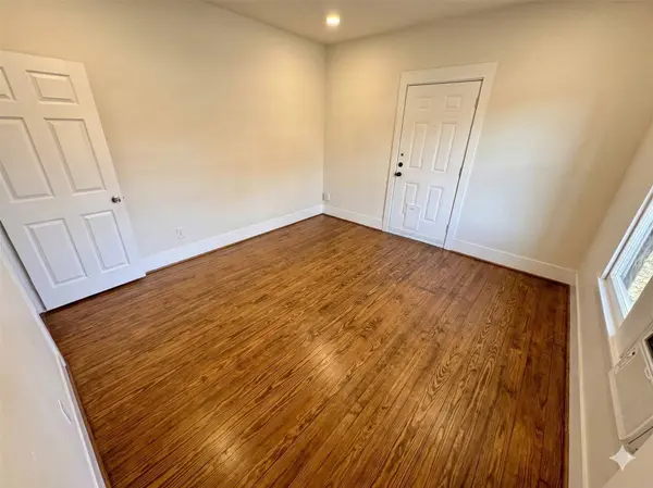 5129 Claremont ST, Houston, TX 77023