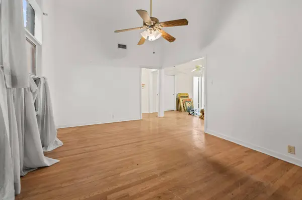 7511 Dearborn ST, Houston, TX 77055