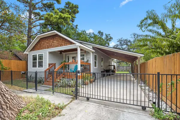 1710 Mckee ST, Houston, TX 77009