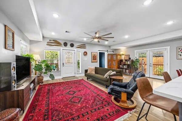 1710 Mckee ST, Houston, TX 77009