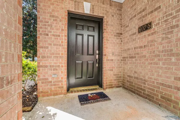 607 Travis ST #5, Webster, TX 77598