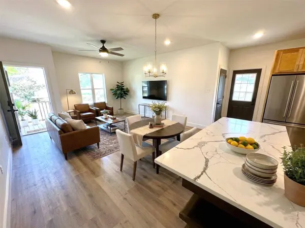 322 E 37th / 710 E 32nd 1/2 ST, Houston, TX 77018