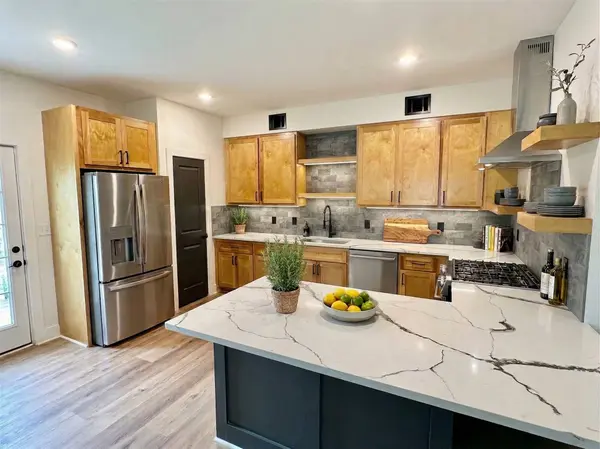 322 E 37th / 710 E 32nd 1/2 ST, Houston, TX 77018