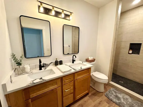 322 E 37th / 710 E 32nd 1/2 ST, Houston, TX 77018