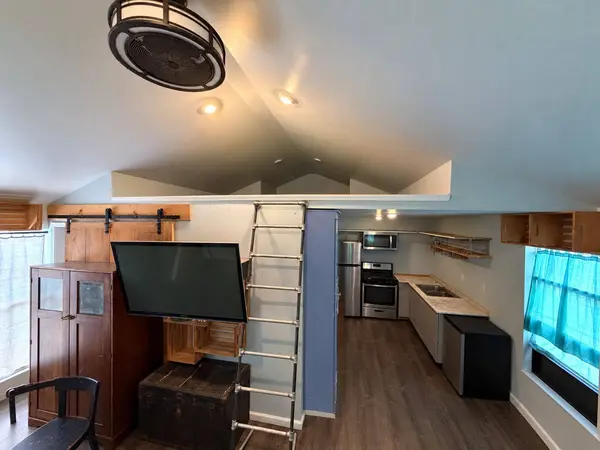 818 E 40th ST, Houston, TX 77022