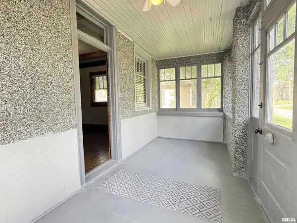 844 WALNUT RD, La Salle, IL 61354