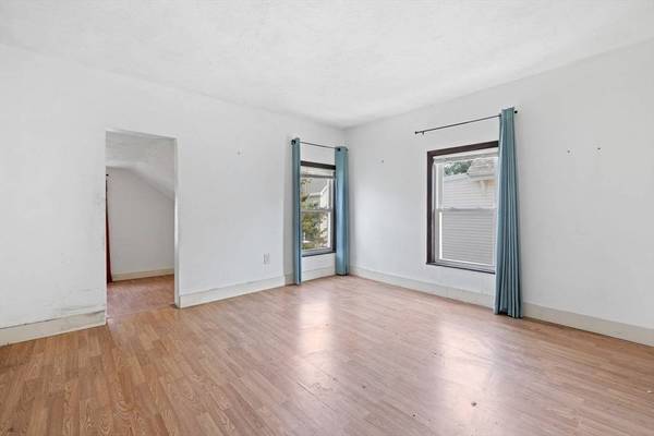 8 Fountain Ave, Somerville, MA 02145