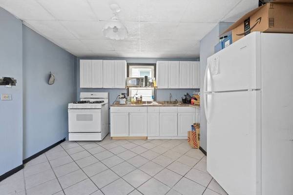 8 Fountain Ave, Somerville, MA 02145