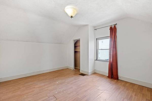 8 Fountain Ave, Somerville, MA 02145