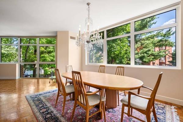 77 Florence St #211N, Newton, MA 02467