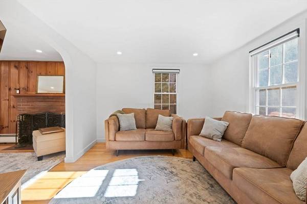 16 Woodrow Street, Hudson, MA 01749