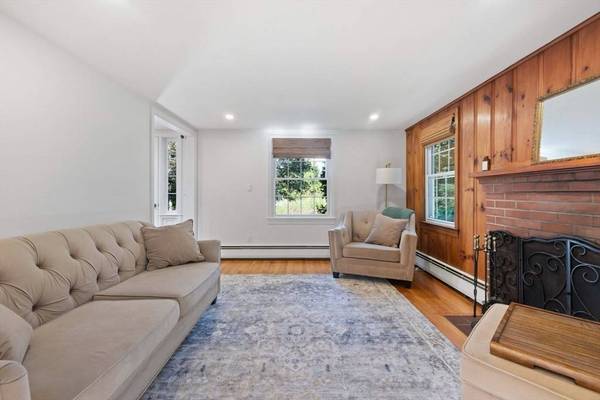 16 Woodrow Street, Hudson, MA 01749
