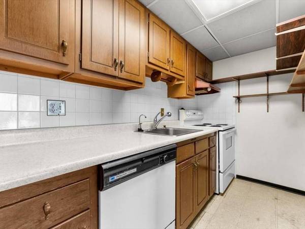 2353 Massachusetts Ave #73, Cambridge, MA 02140