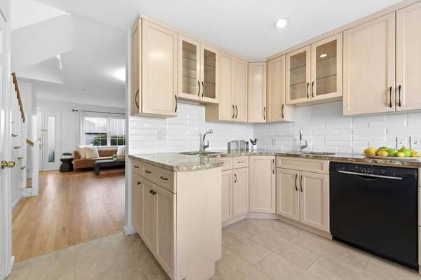 59 Union St #59R, Boston, MA 02135