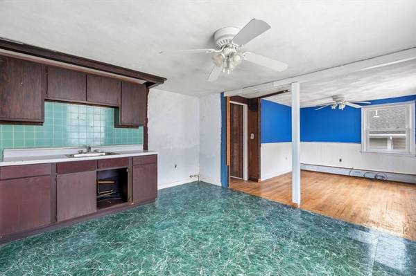 105 Oakwood Ave, Revere, MA 02151