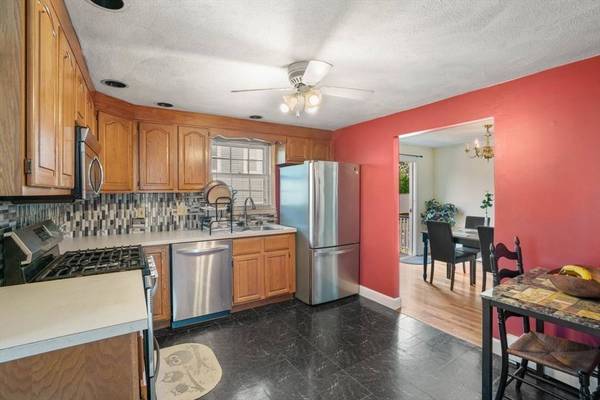 42 Rockland Ave, Arlington, MA 02474