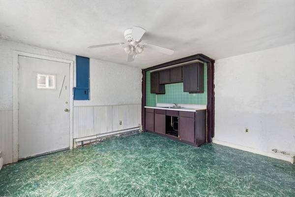 105 Oakwood Ave, Revere, MA 02151
