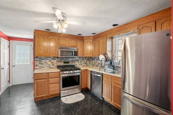 42 Rockland Ave, Arlington, MA 02474