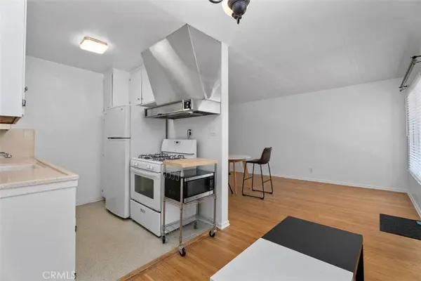 1015 E. Ocean Blvd. #4