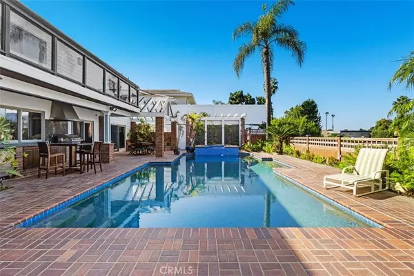 6421 E Bixby Hill RD, Long Beach, CA 90807