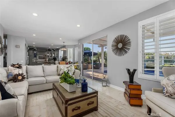 25881 Cedarbluff, Laguna Hills, CA 92653