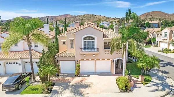 25 Santa Maria, Lake Forest, CA 92610