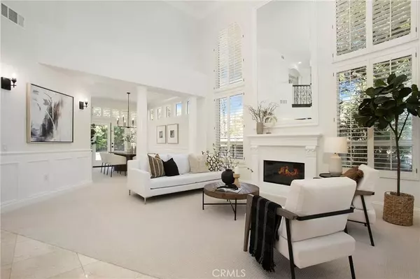 25 Santa Maria, Lake Forest, CA 92610