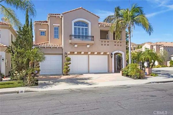 25 Santa Maria, Lake Forest, CA 92610