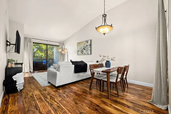 2522 W Macarthur, Santa Ana, CA 92704