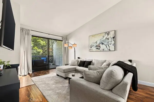 2522 W Macarthur, Santa Ana, CA 92704