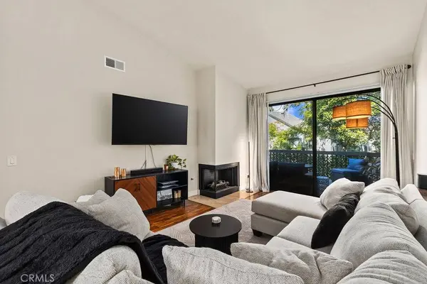 2522 W Macarthur, Santa Ana, CA 92704