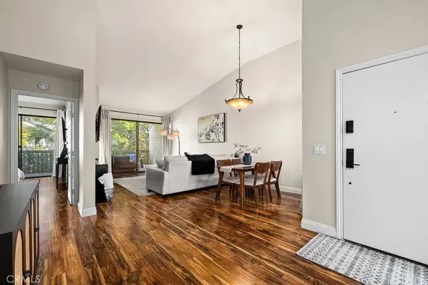 2522 W Macarthur, Santa Ana, CA 92704