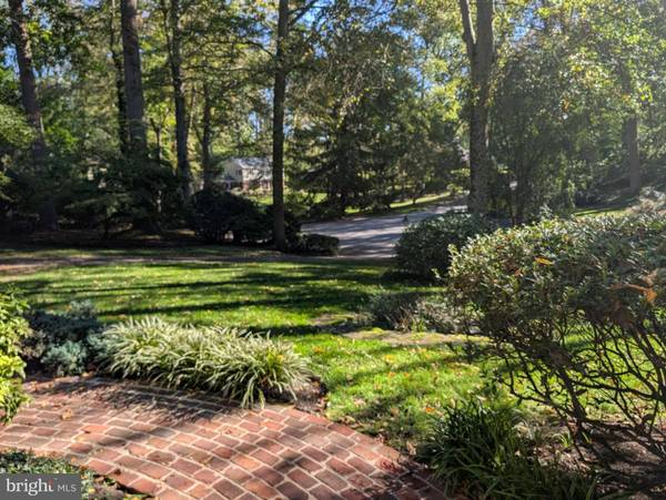 904 CHICKADEE LN, West Chester, PA 19382