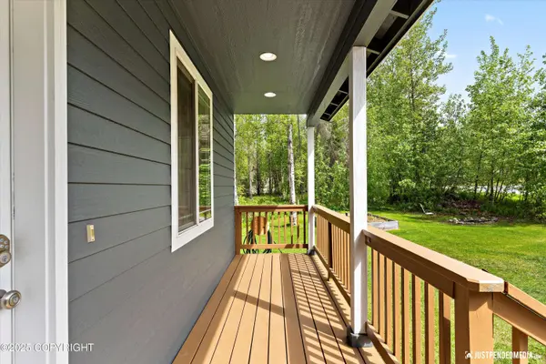 1675 E Pintail DR, Wasilla, AK 99645