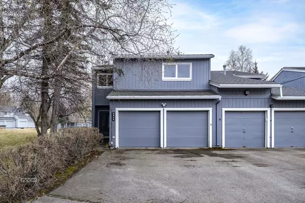 2215 Radiant CIR, Anchorage, AK 99501