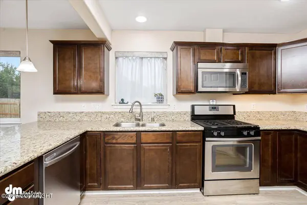 850 N Back Eddy CIR, Palmer, AK 99645