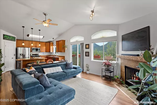 9166 Eagle River LN, Eagle River, AK 99577