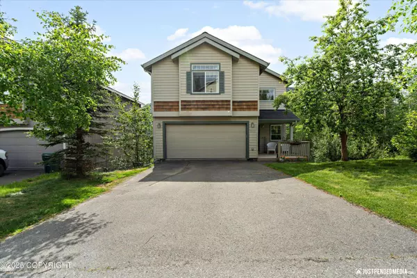 9166 Eagle River LN, Eagle River, AK 99577