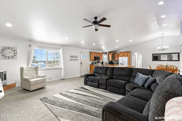 14124 W Millers Ridge RD, Houston, AK 99694