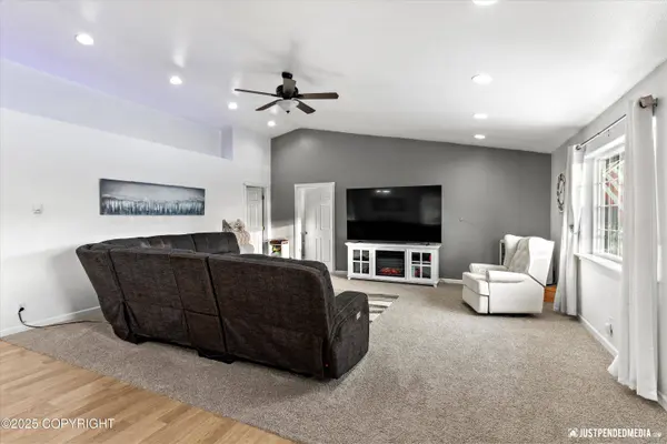 14124 W Millers Ridge RD, Houston, AK 99694