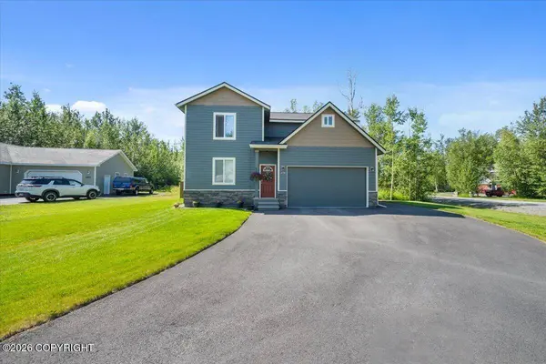 678 N Sandbar CIR