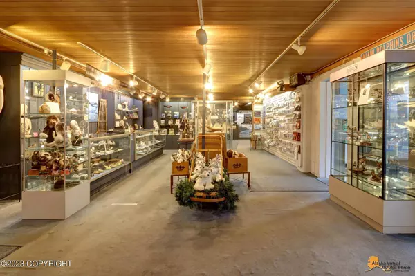 401 Portage Glacier LOOP, Girdwood, AK 99587