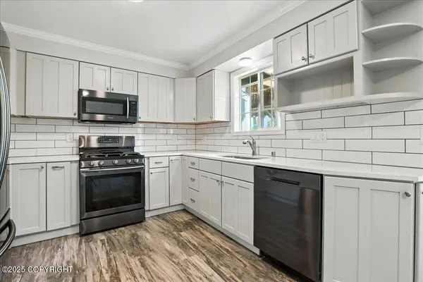 8611 Flamingo DR, Anchorage, AK 99502