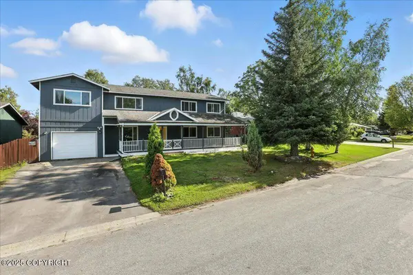 8611 Flamingo DR, Anchorage, AK 99502